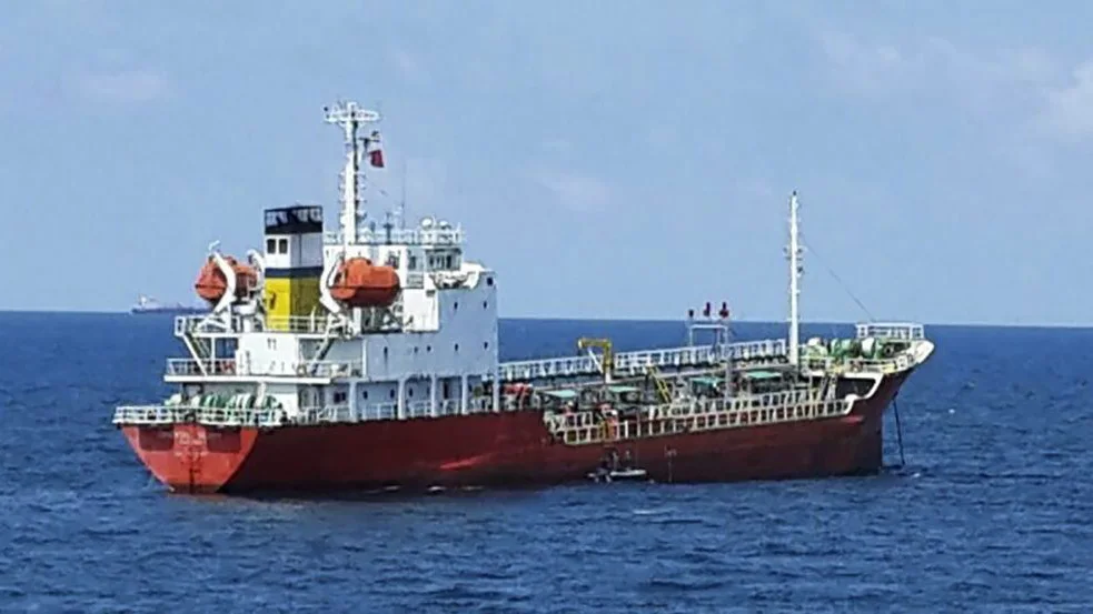 Fotografía de un petrolero en el Mar de China Meridional