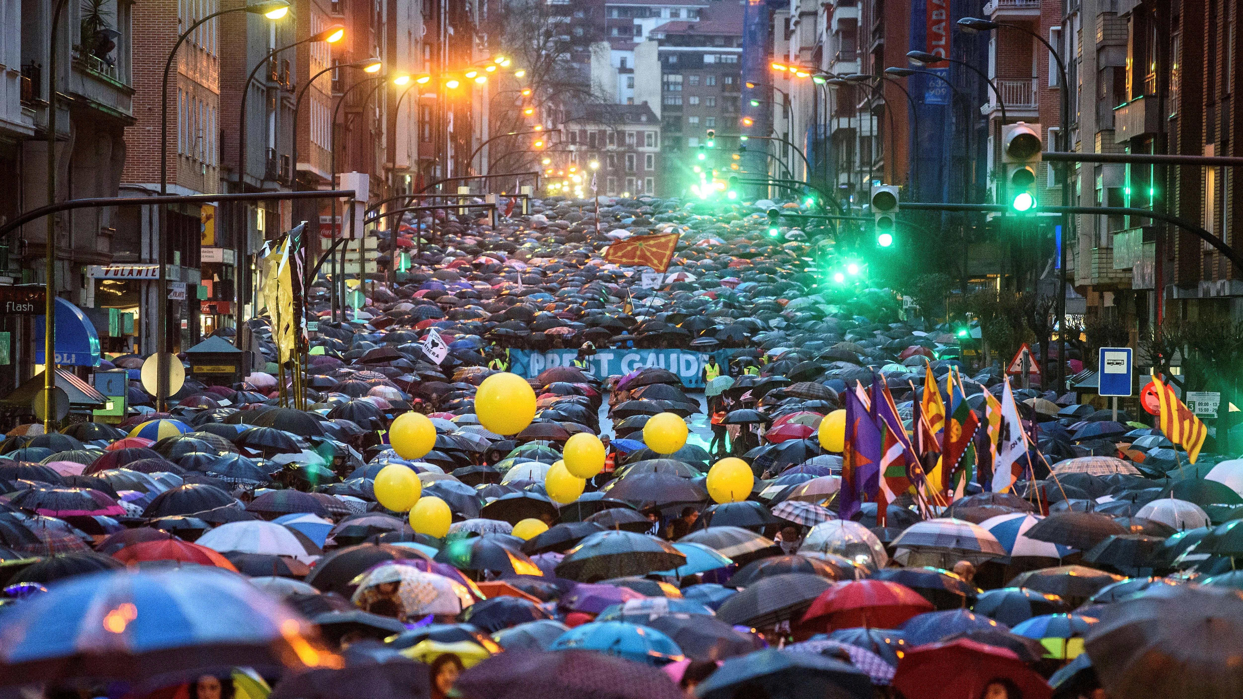 La marcha por los presos de ETA celebra el acercamiento anunciado por Francia La marcha por los presos de ETA celebra el acercamiento anunciado por Francia