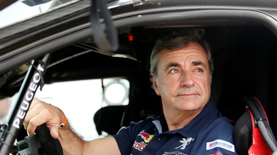 Carlos Sainz en su coche Carlos Sainz en su coche