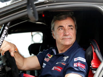 Carlos Sainz en su coche Carlos Sainz en su coche