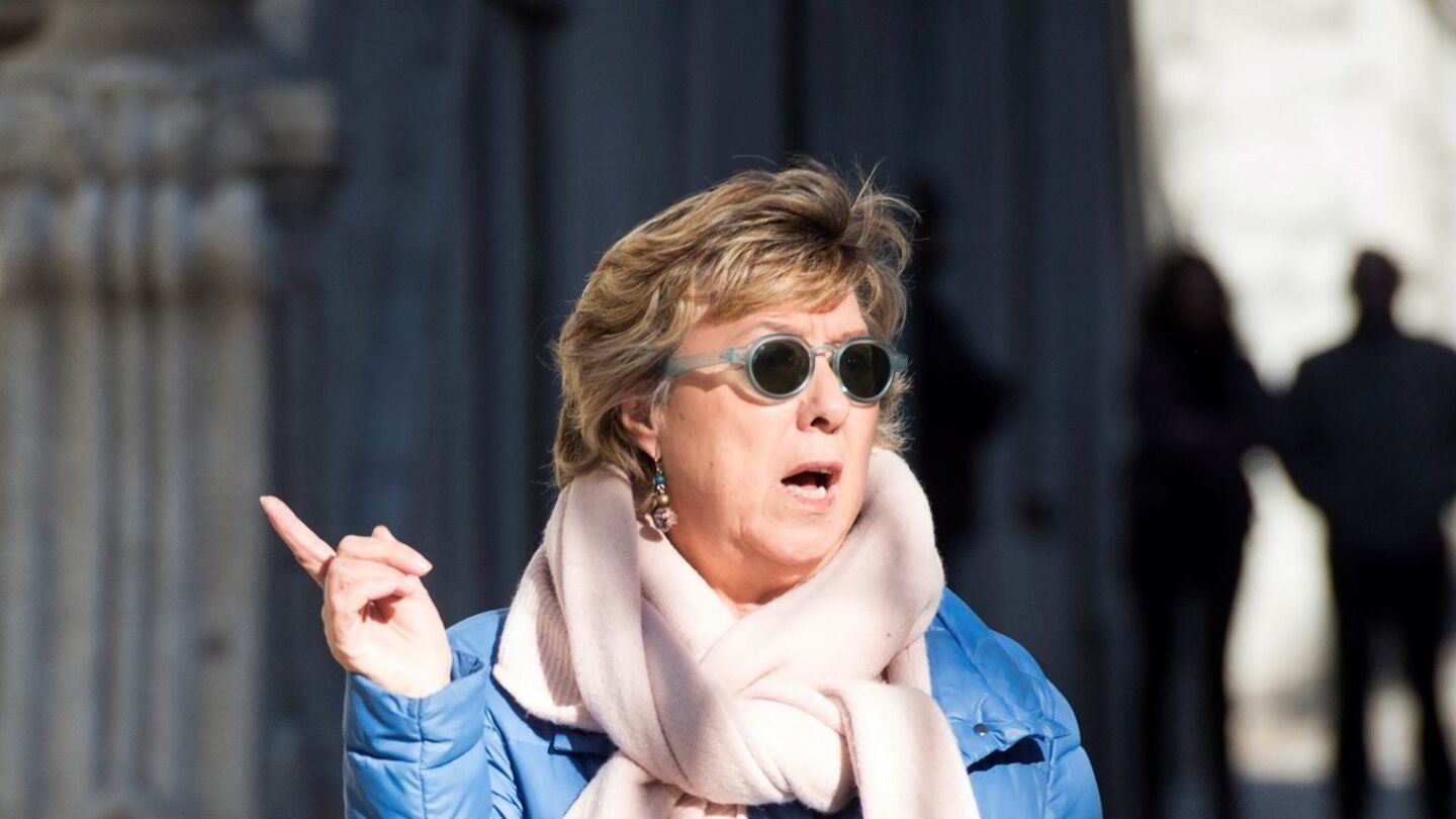 Pilar Barreiro ante las puertas del Tribunal Supremo