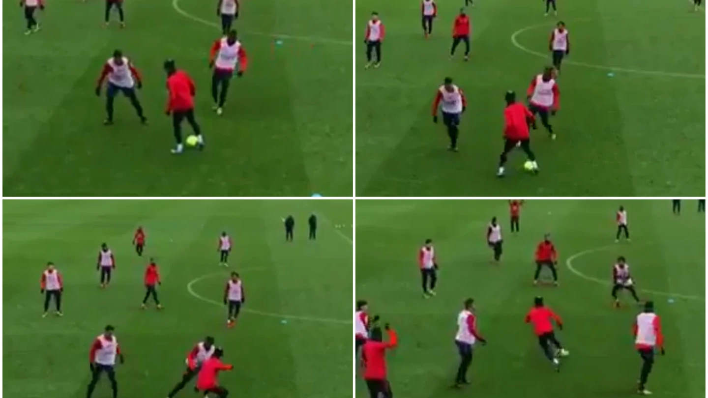 Gran caño de Neymar durante el entrenamiento Gran caño de Neymar durante el entrenamiento