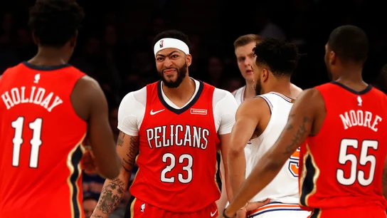 Anthony Davis celebra una canasta junto a sus compañeros Anthony Davis celebra una canasta junto a sus compañeros