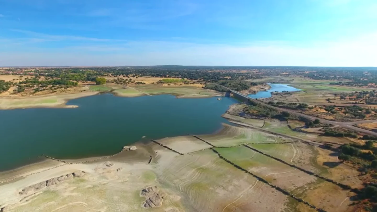 Imagen de un embalse Imagen de un embalse