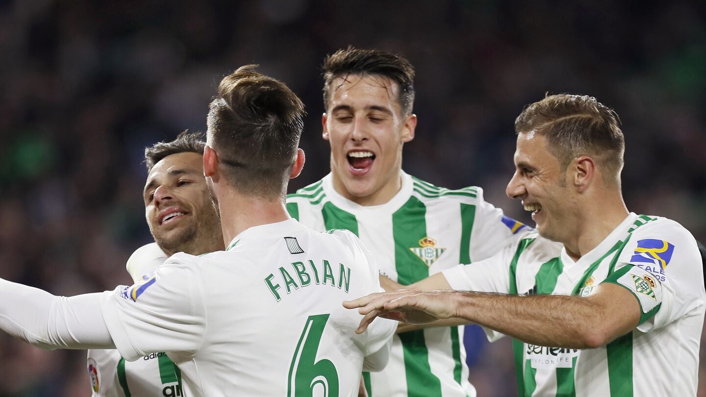 Los jugadores del Betis celebran el 3-2 ante el Legan&eacute;s