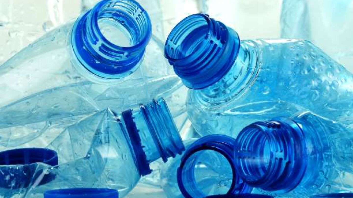 Botellas de pl&aacute;stico