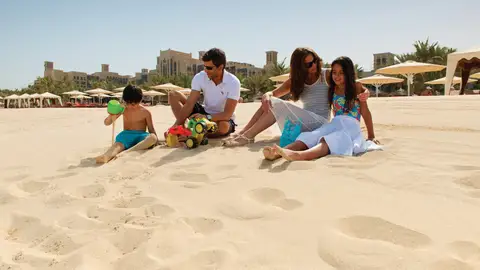 Playas Dubai Cinco cosas increíbles para hacer con niños en el mundo