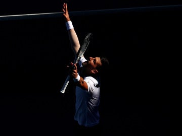 Djokovic celebra su victoria en su debut en el Open de Australia Djokovic celebra su victoria en su debut en el Open de Australia