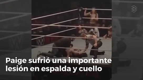 La brutal patada por la espalda que ha acabado con la carrera de una luchadora de la WWE La brutal patada por la espalda que ha acabado con la carrera de una luchadora de la WWE