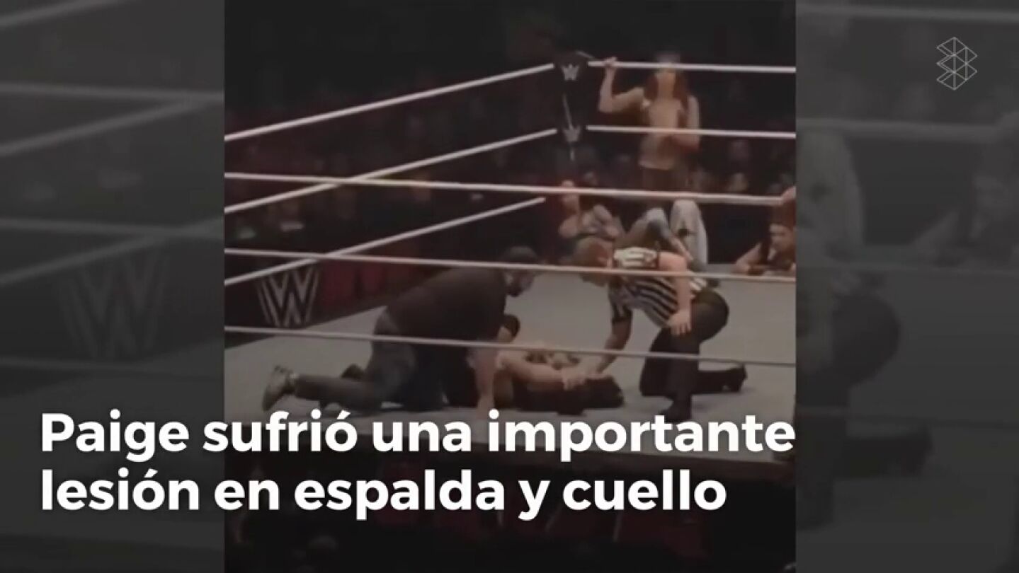 La brutal patada por la espalda que ha acabado con la carrera de una luchadora de la WWE
