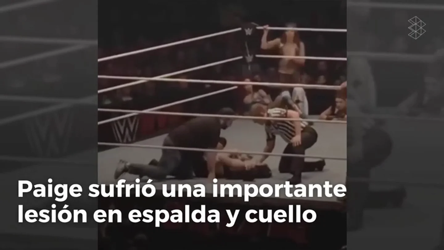 La brutal patada por la espalda que ha acabado con la carrera de una luchadora de la WWE La brutal patada por la espalda que ha acabado con la carrera de una luchadora de la WWE