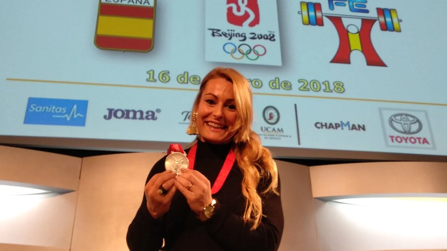 Lydia Valentín, con la medalla de plata de los Juegos Olímpicos de Pekín Lydia Valentín, con la medalla de plata de los Juegos Olímpicos de Pekín