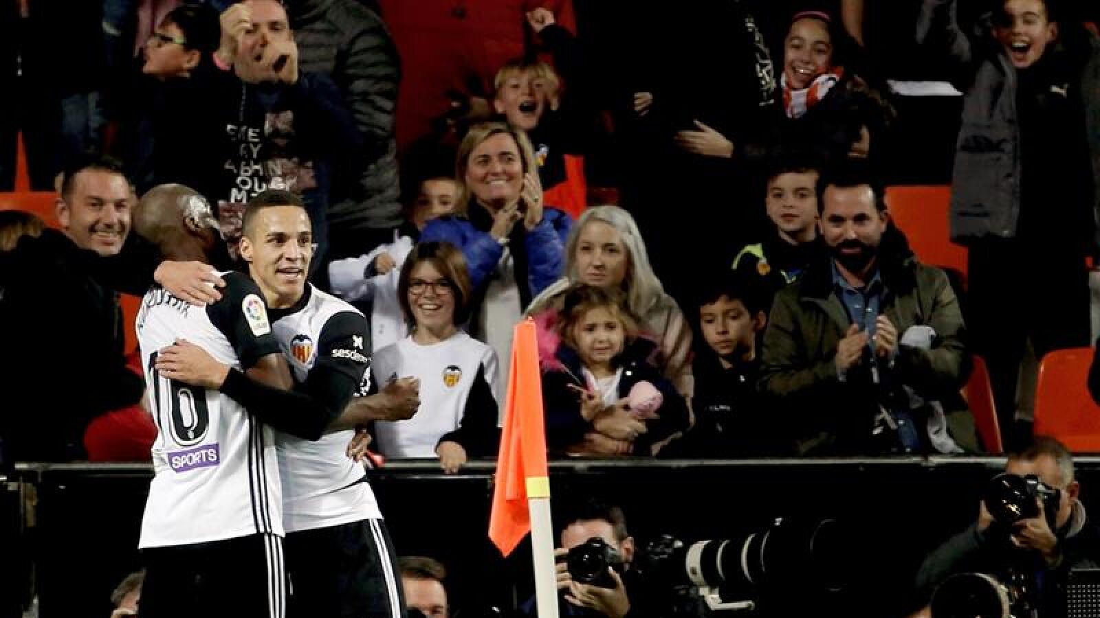 Rodrigo Moreno celebra un gol ante el Alav&eacute;s