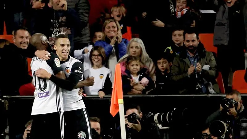 Rodrigo Moreno celebra un gol ante el Alavés