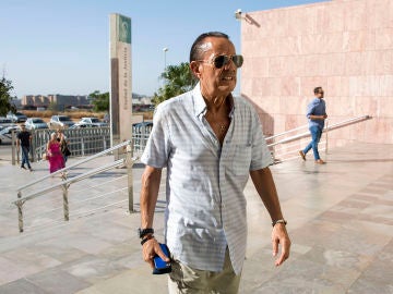 Julián Muñoz regresa a prisión tras salir de fiesta Julián Muñoz regresa a prisión tras salir de fiesta