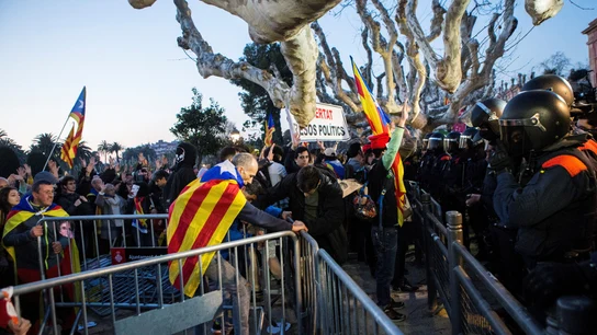 Agentes antidisturbios de los Mossos d'Esquadra Agentes antidisturbios de los Mossos d'Esquadra