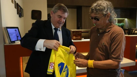 Mágico González Mágico González