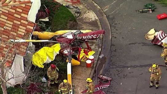 Helicóptero estrellado contra una casa en EEUU Helicóptero estrellado contra una casa en EEUU