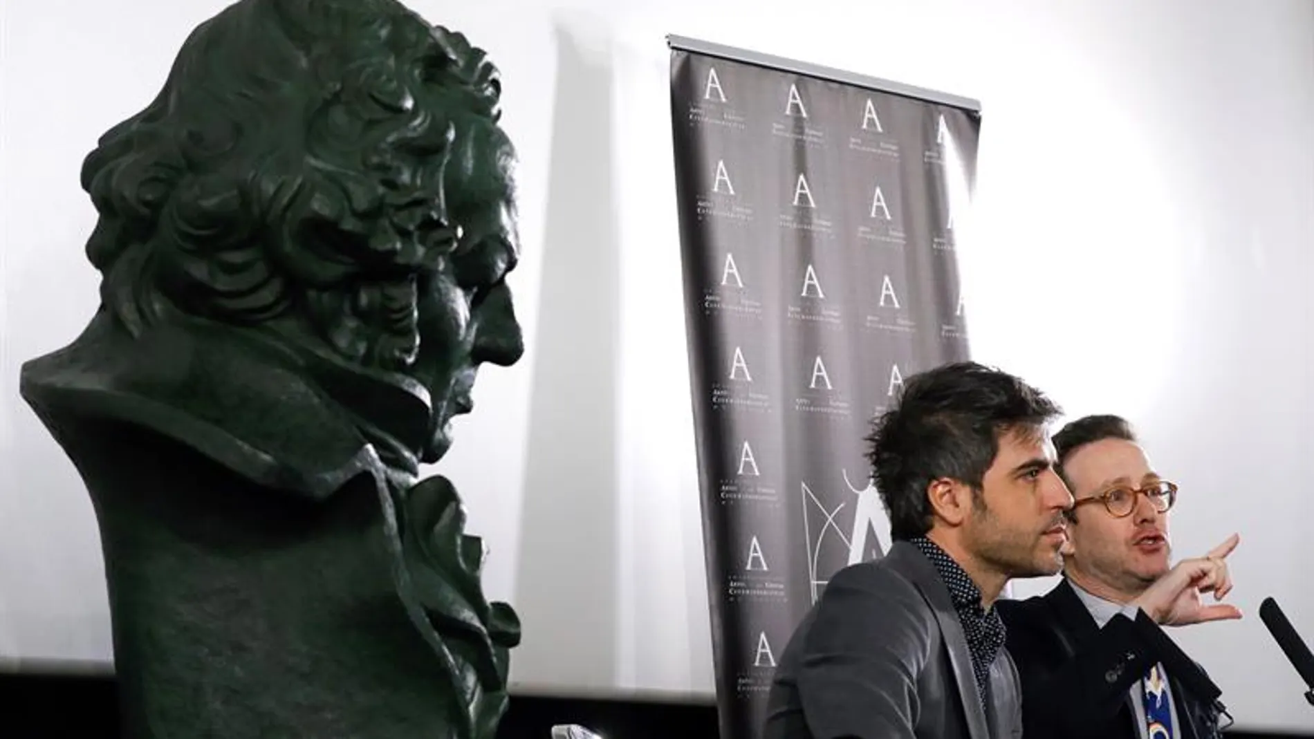 Los presentadores de la gala de la 32º edición de los Premios Goya, Joaquín Reyes y Ernesto Sevilla