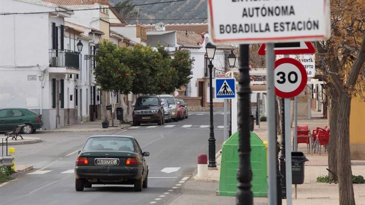 Vista de la entrada a Bobadilla, la localidad malague&ntilde;a de Antequera