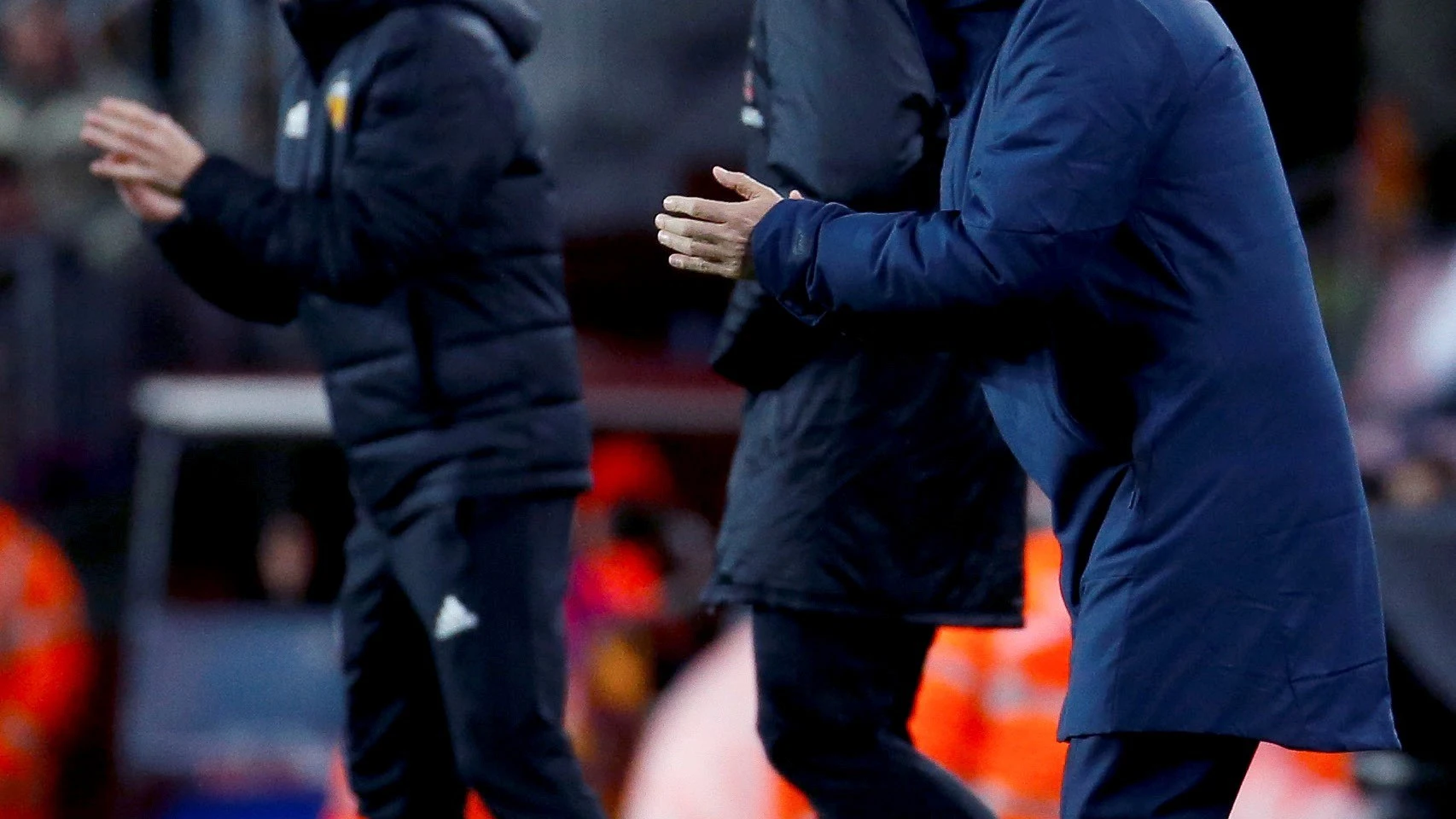 Valverde da indicaciones en la banda ante el Valencia Valverde da indicaciones en la banda ante el Valencia