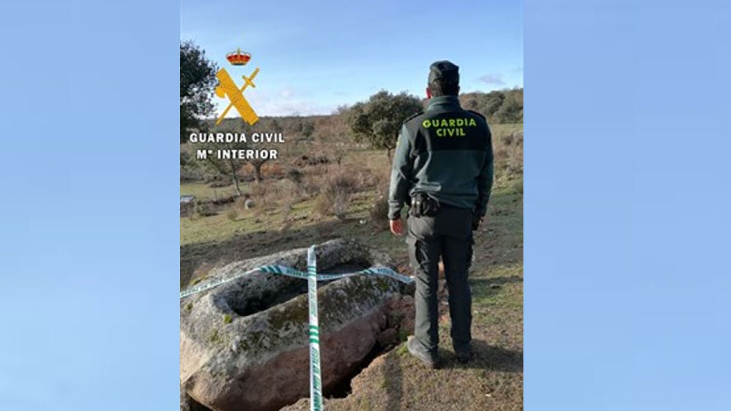 Sepulcro que pretend&iacute;an robar los detenidos 