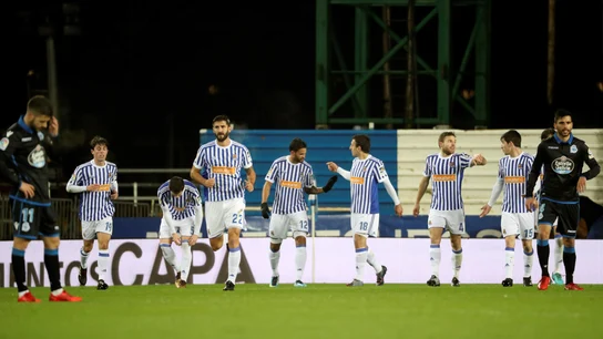 Los jugadores de la Real Sociedad celebran uno de los goles ante el Deportivo Los jugadores de la Real Sociedad celebran uno de los goles ante el Deportivo