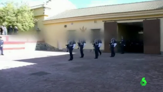Extraen muestras de ADN a nueve militares para cotejarlo con el semen hallado en las medias de la soldado que denuncia haber sido violada en Antequera Extraen muestras de ADN a nueve militares para cotejarlo con el semen hallado en las medias de la soldado que denuncia haber sido violada en Antequera