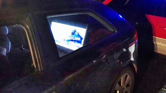 La televisión, de 32 pulgadas, que se encontraba en el vehículo La televisión, de 32 pulgadas, que se encontraba en el vehículo