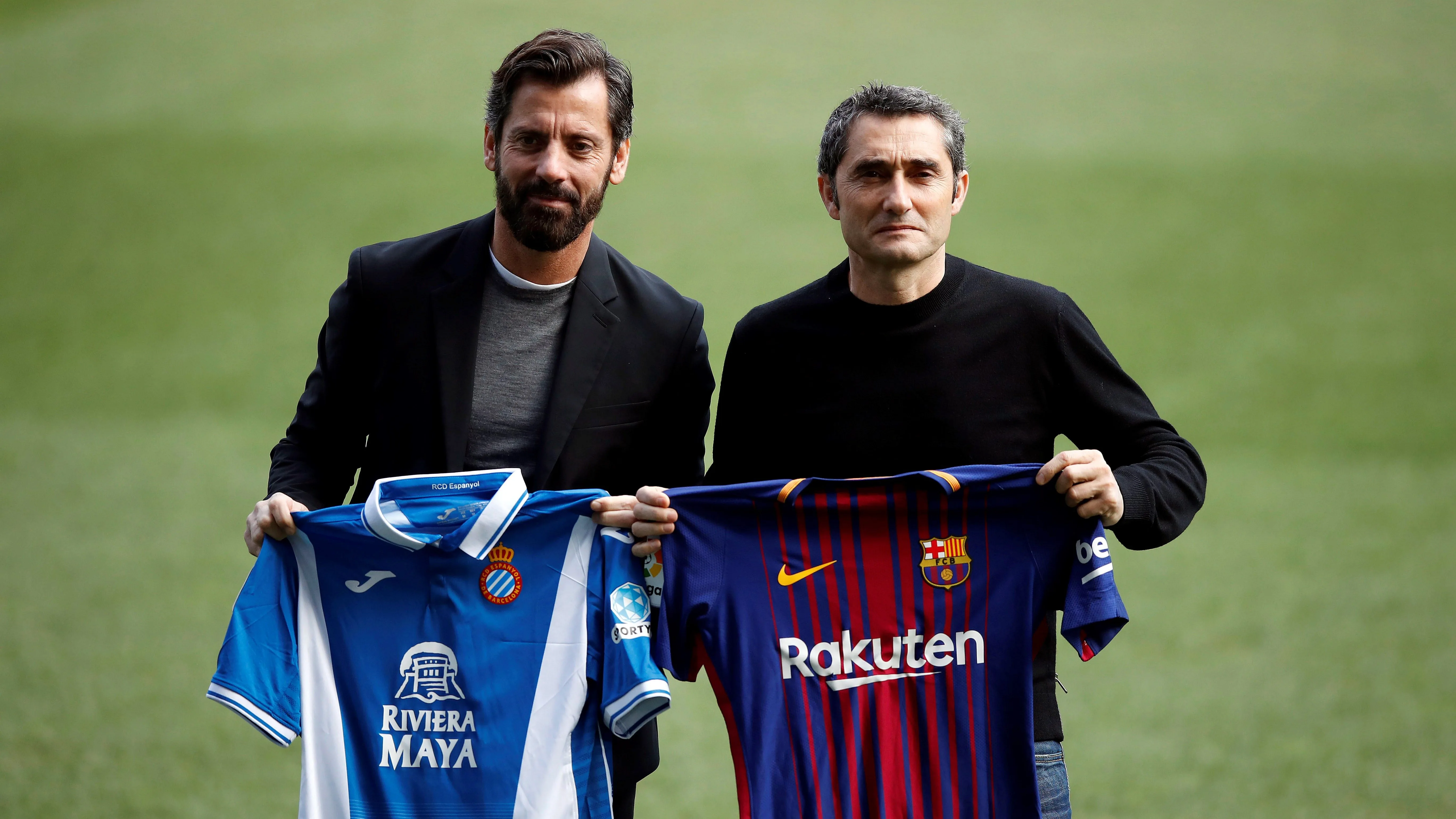 Quique Sánchez Flores y Valverde posan juntos en Cornellá Quique Sánchez Flores y Valverde posan juntos en Cornellá