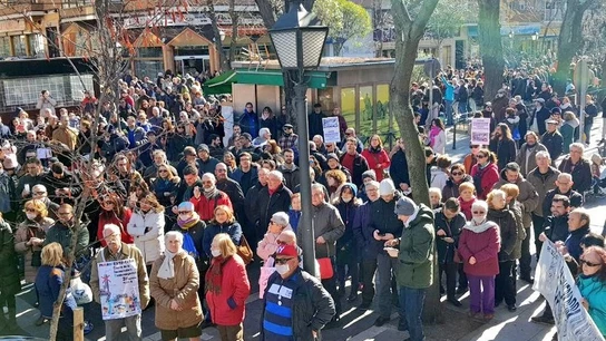 Cientos de personas protestan por la incineradora de Madrid Cientos de personas protestan por la incineradora de Madrid