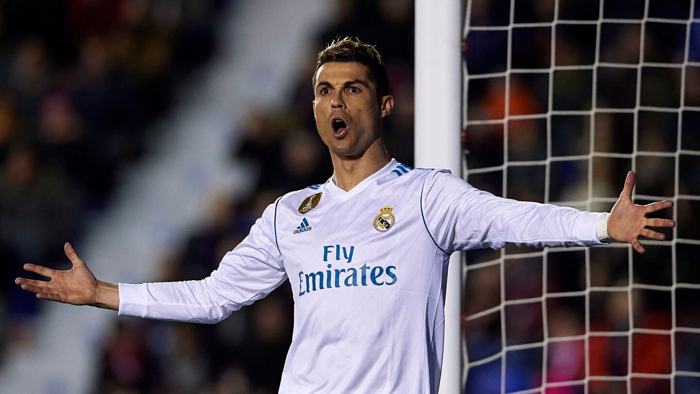 Cristiano protesta una acci&oacute;n en el duelo ante el Levante