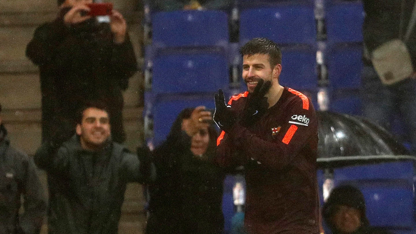 Gerard Piqué celebra su gol en Cornellá Gerard Piqué celebra su gol en Cornellá