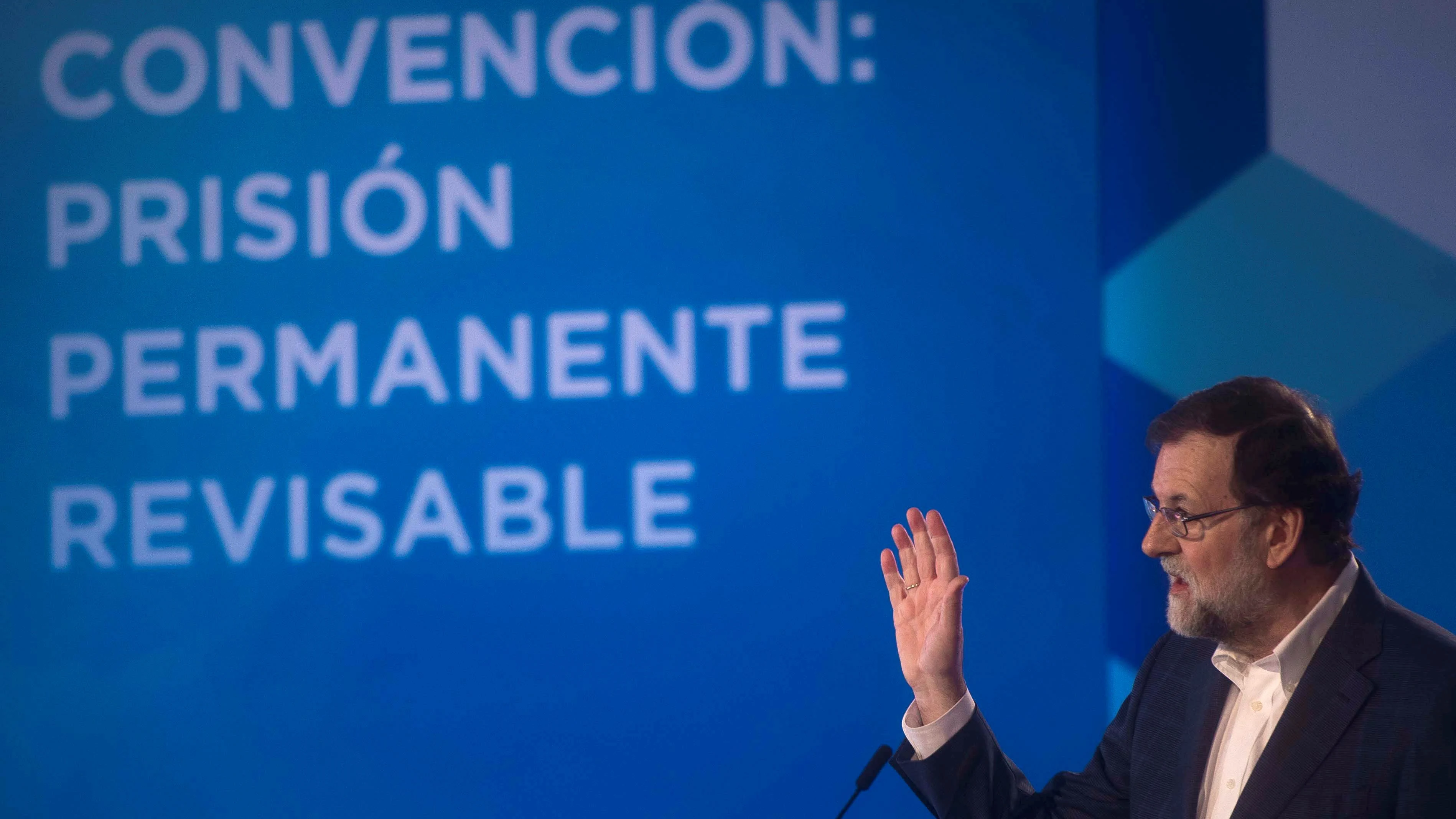 El presidente del Gobierno, Mariano Rajoy, interviene en la Convención Nacional del PP sobre la prisión permanente revisable 