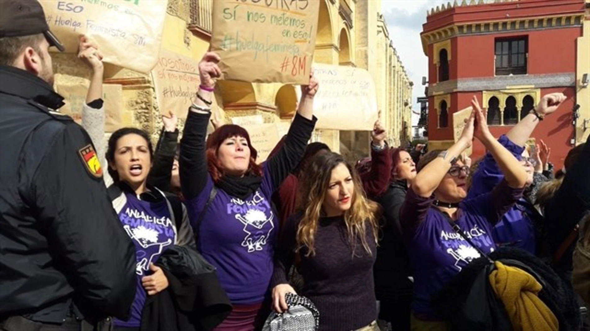 Imagen de las mujeres protestando en Córdoba