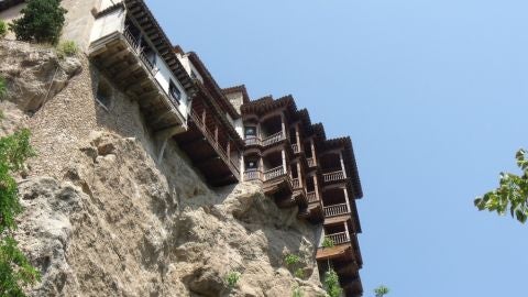 Casas colgadas