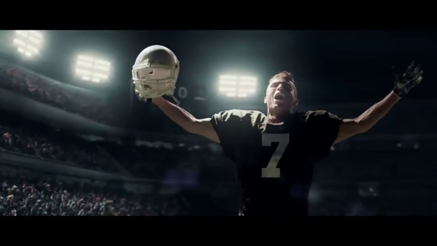 Cristiano Ronaldo se pasa al f&uacute;tbol americano en este spot de la Super Bowl