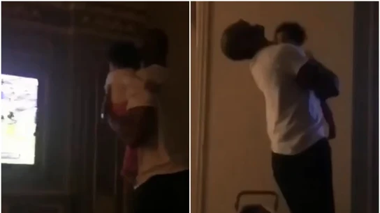 Kobe Bryant celebra la victoria de los Eagles con su hija en brazos Kobe Bryant celebra la victoria de los Eagles con su hija en brazos