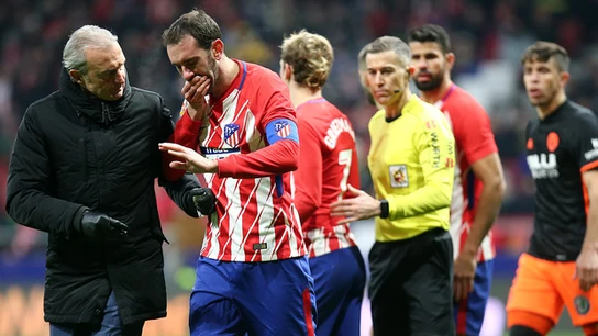 Godín, tras perder varios dientes en el partido contra el Valencia Godín, tras perder varios dientes en el partido contra el Valencia