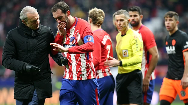 Godín, tras perder varios dientes en el partido contra el Valencia