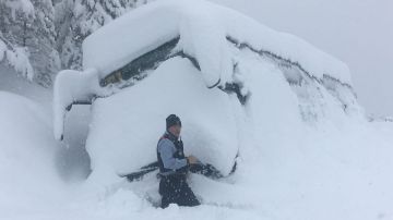 El autobús de los menores quedó sepultado por el temporal de nieve