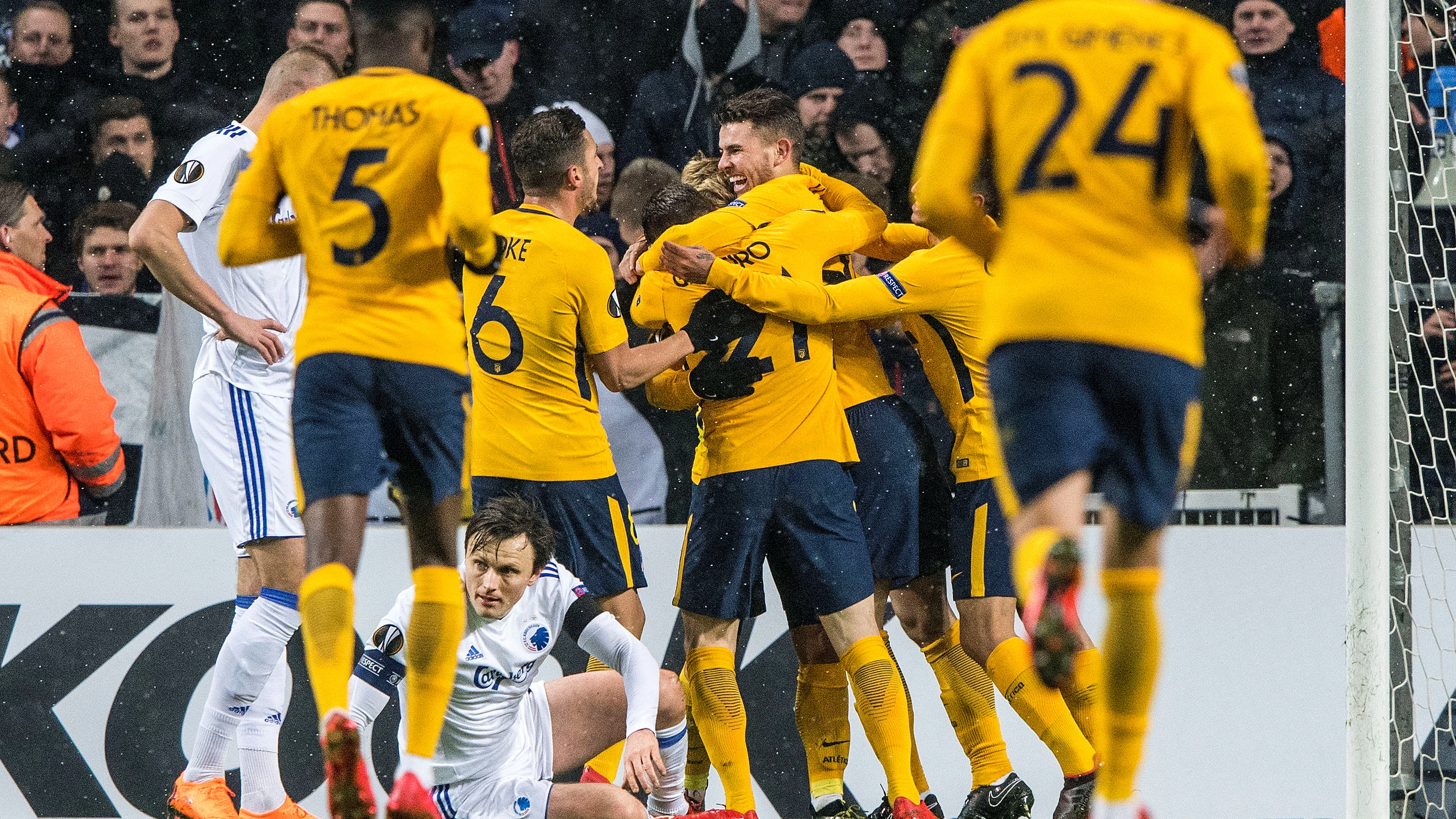 Los jugadores del Atlético celebran un gol ante el Copenhague