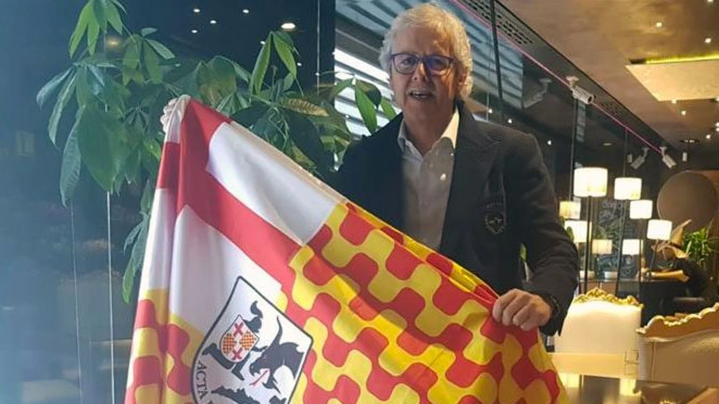 Xavier Gabriel, el propietario de La Bruixa d’Or, como ministro de Hacienda de Tabarnia Xavier Gabriel, el propietario de La Bruixa d’Or, como ministro de Hacienda de Tabarnia