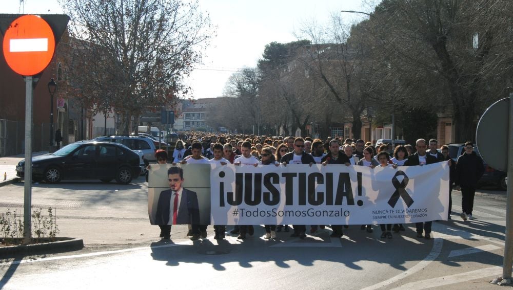 Cabecera de la manifestación convocada esta tarde en la localidad ciudadrealeña Herencia, "para pedir justicia" por Gonzalo Buján