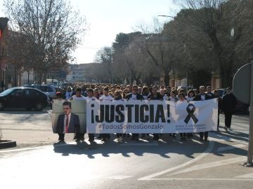 Cabecera de la manifestación convocada esta tarde en la localidad ciudadrealeña Herencia, "para pedir justicia" por Gonzalo Buján Cabecera de la manifestación convocada esta tarde en la localidad ciudadrealeña Herencia, "para pedir justicia" por Gonzalo Buján