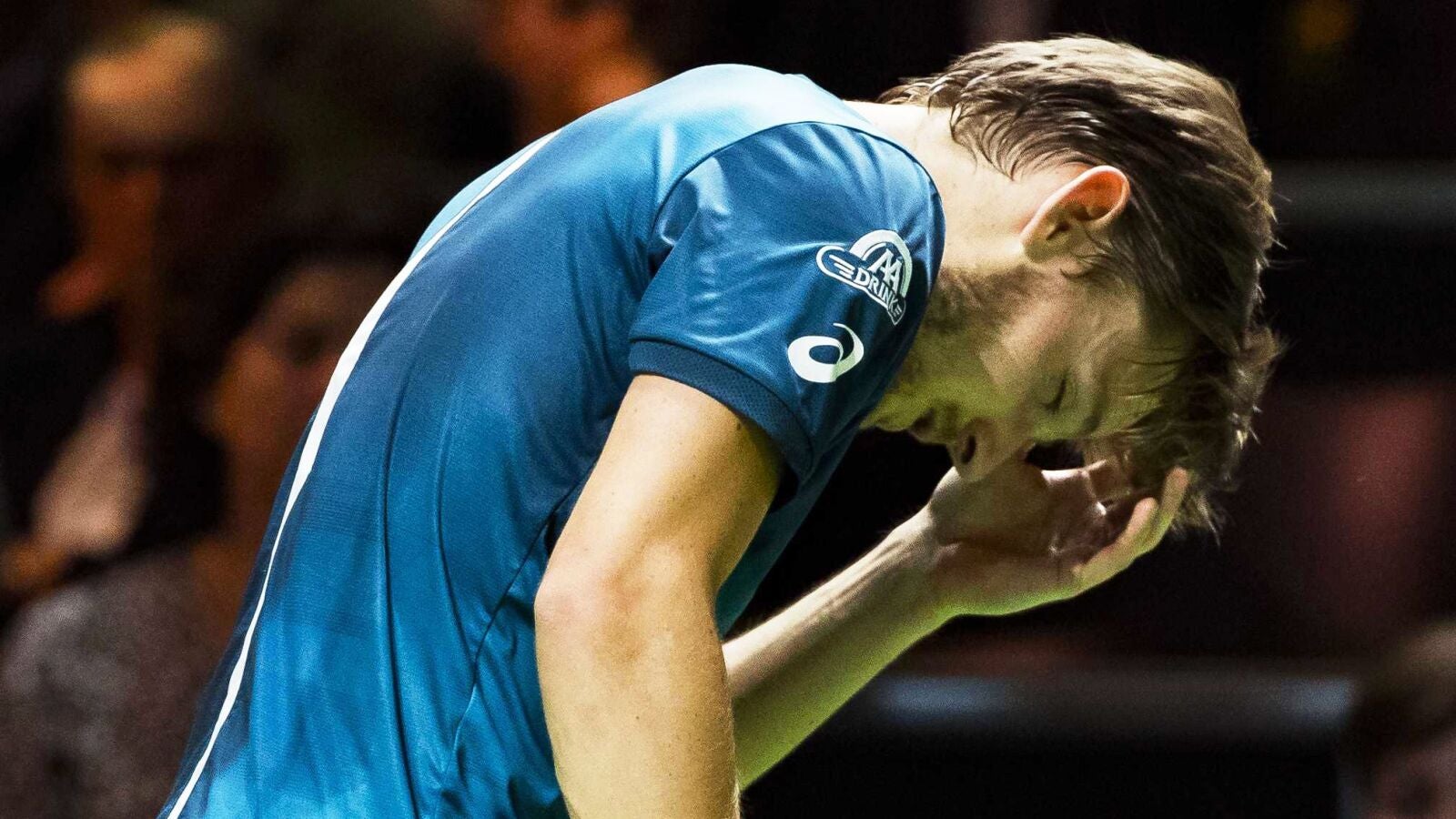 David Goffin tuvo que retirarse por un golpe en el ojo