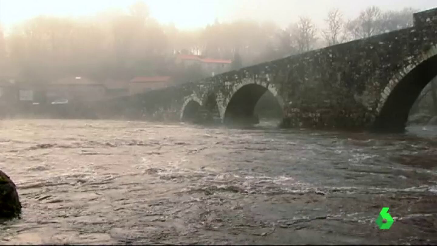 Crecida de un r&iacute;o en el norte de Espa&ntilde;a