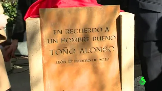 Placa homenaje a José Antonio Alonso Placa homenaje a José Antonio Alonso