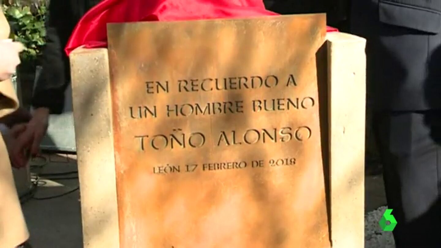 Placa homenaje a Jos&eacute; Antonio Alonso