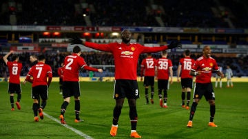 Lukaku celebrando el gol en la FA Cup